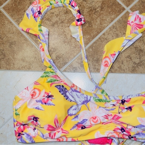 No Boundaries Yellow Floral Print Bikini Top size large - Picture 2 of 4